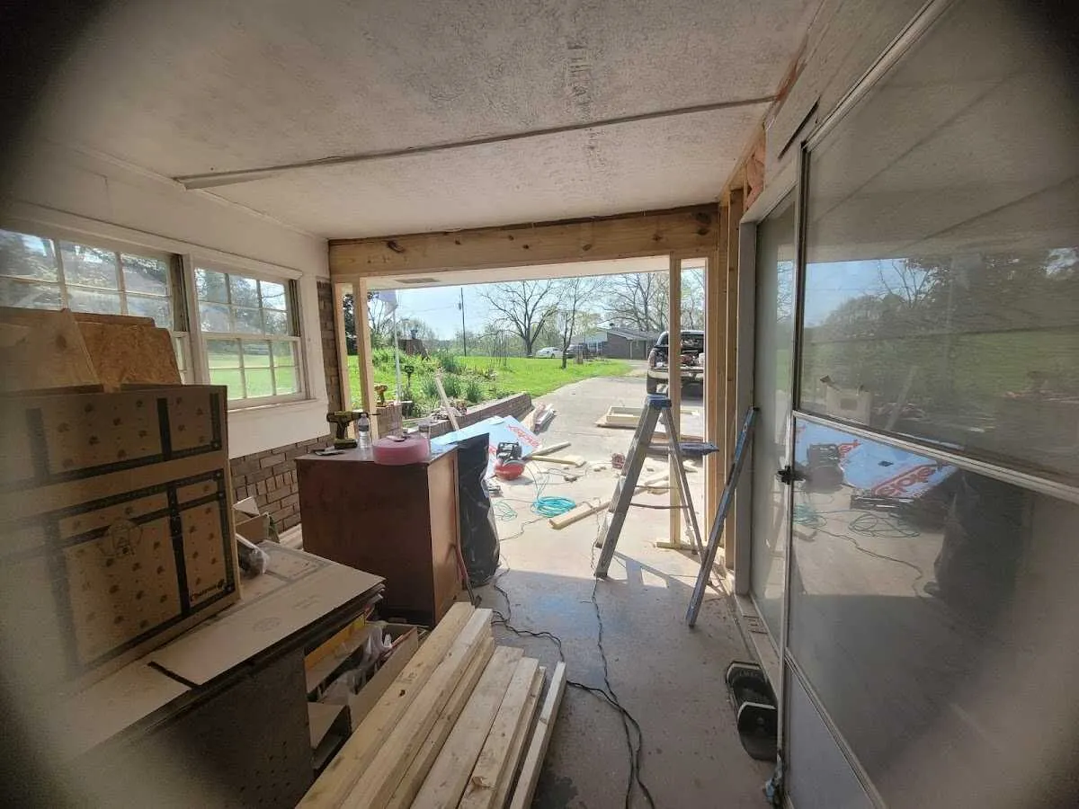 Air movers and dehumidifier for Drying & Dehumidification in Withamsville